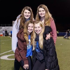 Meet your Posher, Claire